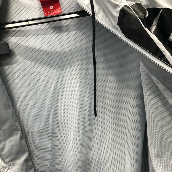 Nike Windrunner jacket windbreaker size large - Picture 9 of 10